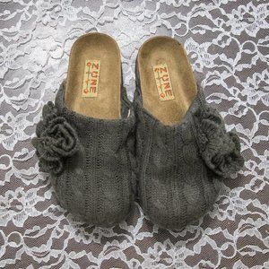 Zune Mules Flats Grey Cableknit Sweater Texture